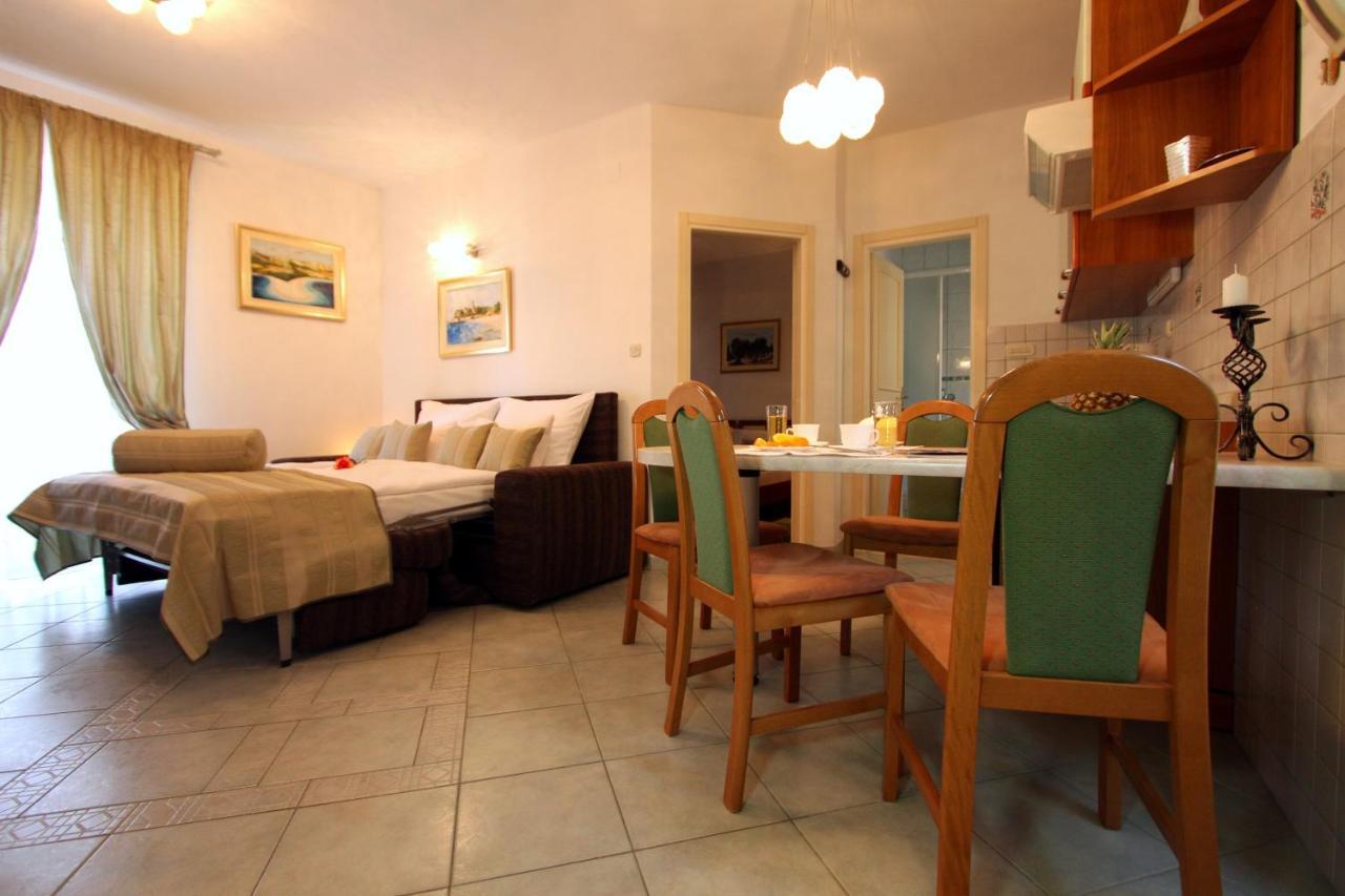Apartments Amore Bol Eksteriør billede